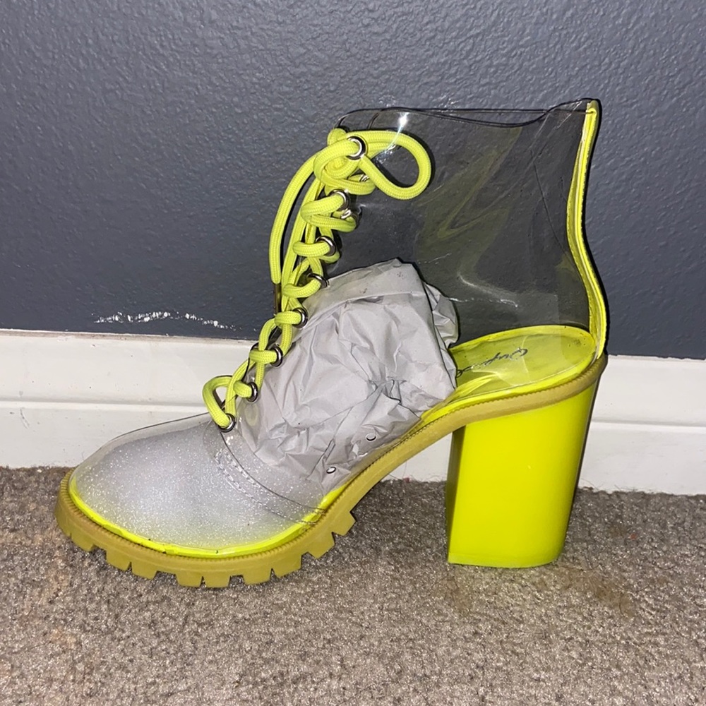 Neon yellow serrento lace up bootie